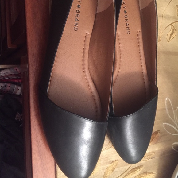 Flats - Picture 2 of 3